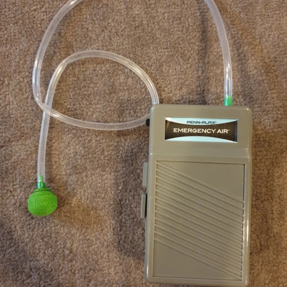 Penn plax emergency air pump